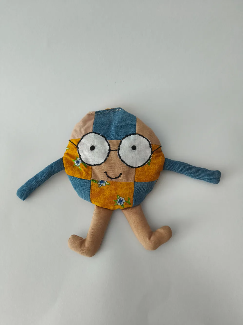 Rounded stress doll 